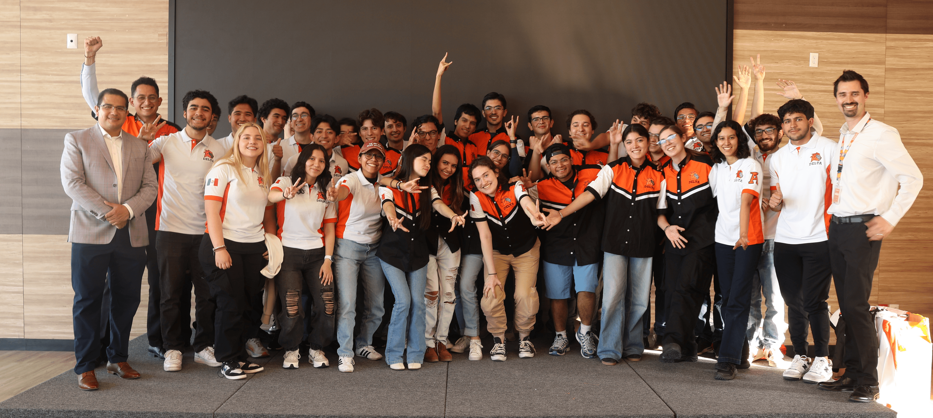 Foto grupal del equipo Delta